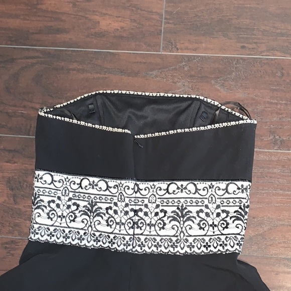 WHBM White House Black Market Strapless Dress w/ Embroidered Waist Detail, sz 0. - Picture 8 of 12
